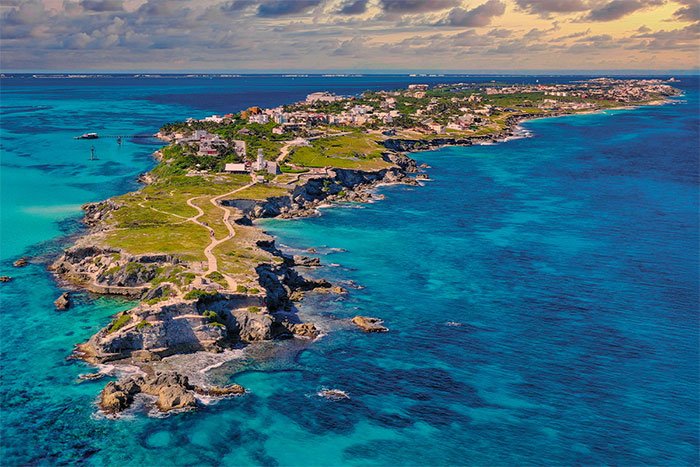 Playa Norte y aguas turquesas de Isla Mujeres, Quintana Roo, México